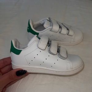 Adidas Sneakers Toddler Sz 8 NEVER WORN